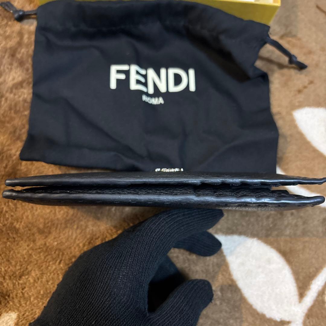 T*g様 FENDI フェンディ セレリア 二つ折 長財布 ブラック レザー 外