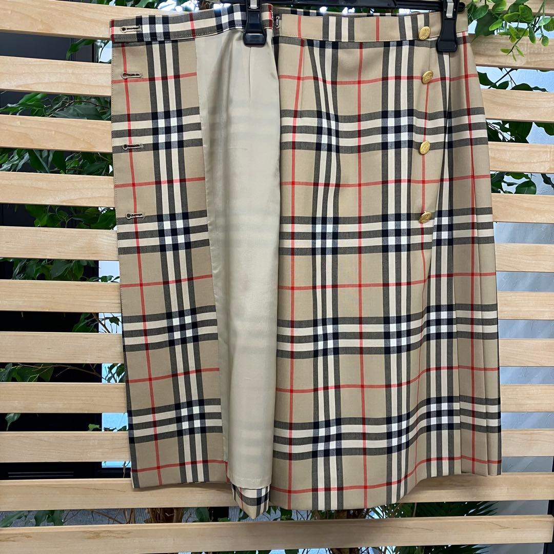 Burberry チェック柄 スカート