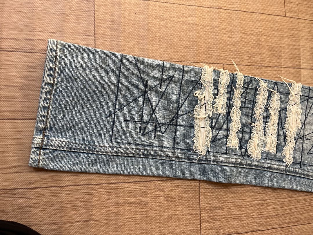 新品タグ付き ヒステリックグラマー　ダメージジーンズ　Mサイズ