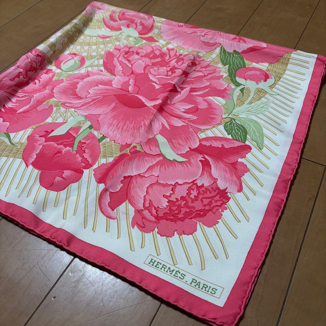 HERMES Les Pivoines シルクスカーフ　カレ90 芍薬