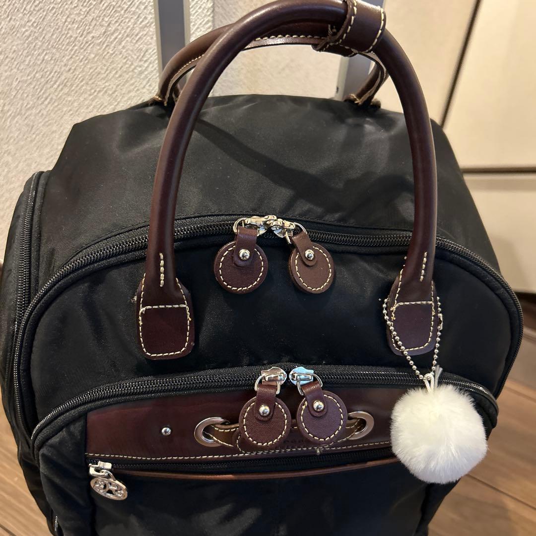 美品　カナナプロジェクト　キャリーケース　キャリーバック　黒　4輪　鍵