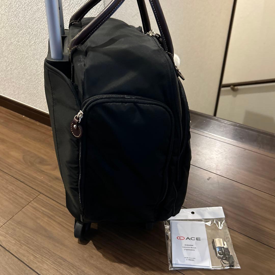 美品　カナナプロジェクト　キャリーケース　キャリーバック　黒　4輪　鍵