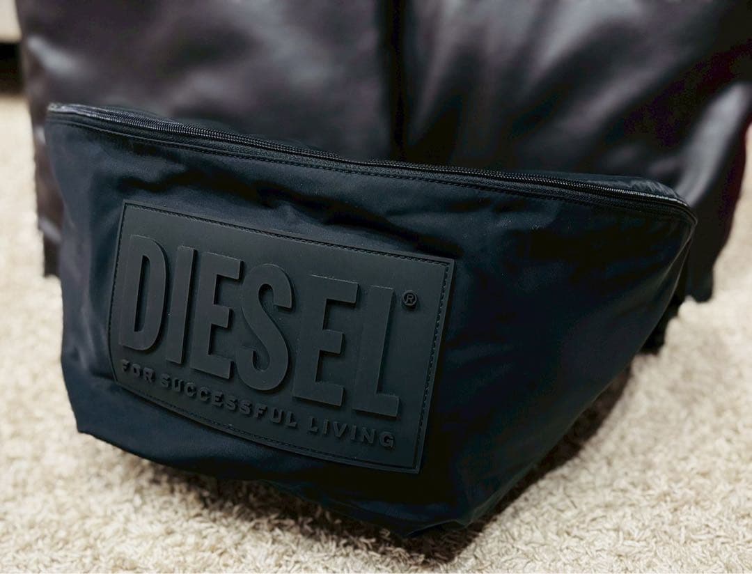 美品✧DIESEL ディーゼル BIG ラバー ロゴ ショルダーバッグ ブラック