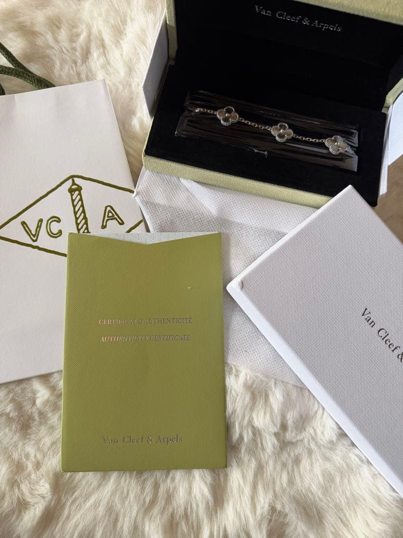 <<未使用品>>クローバー ブレスレット シルバー ブランド 四葉 よつば