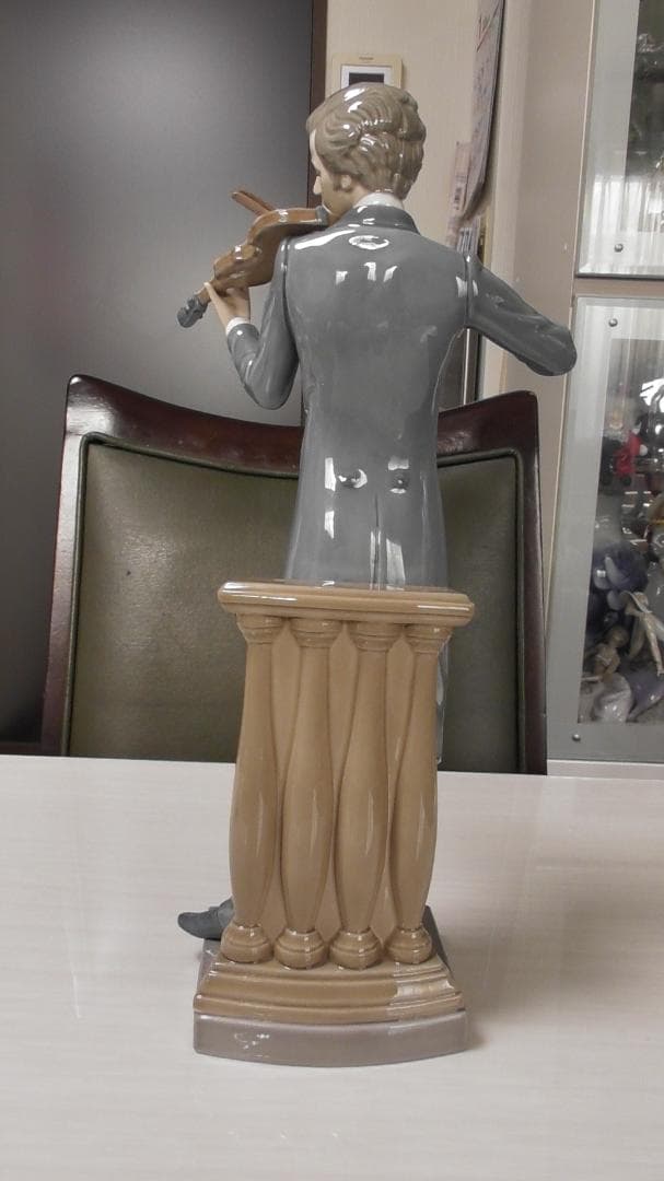 LLADRO　リヤドロ【ヤングバイオリニスト】Ｈ＝33cm　リアドロ　Ｌ549