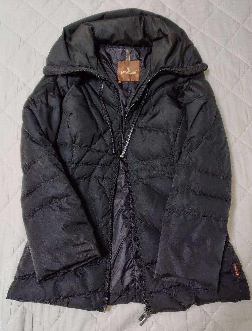 お値下げ【美品】MONCLER モンクレール 黒ダウンジャケット レディース