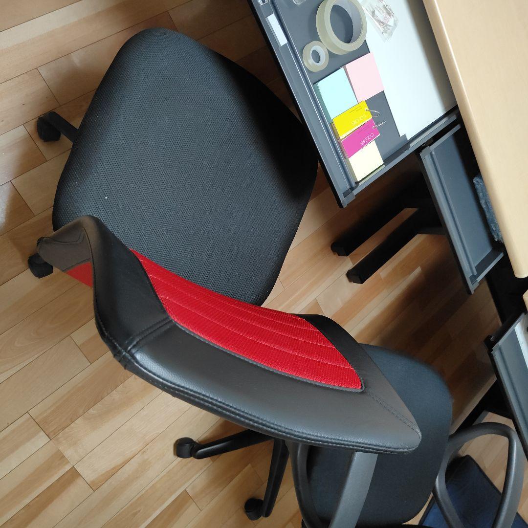ナチュラル木製パソコンデスクとオフィスチェア