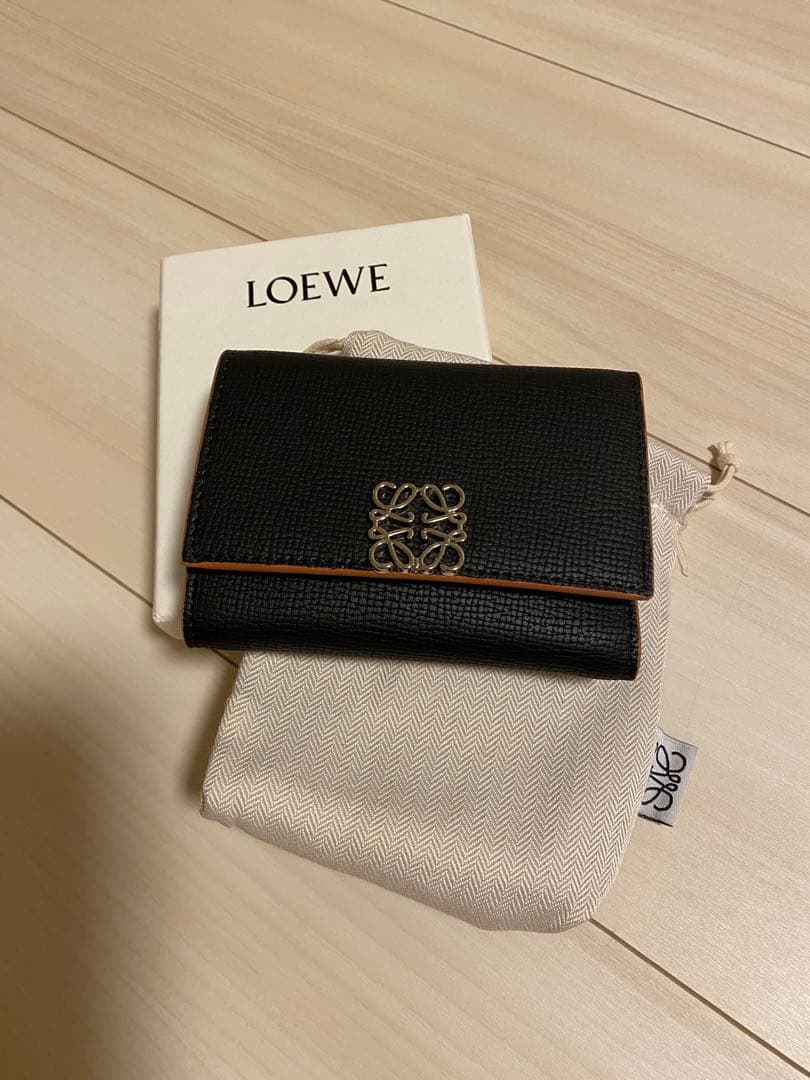 LOEWE黒財布
