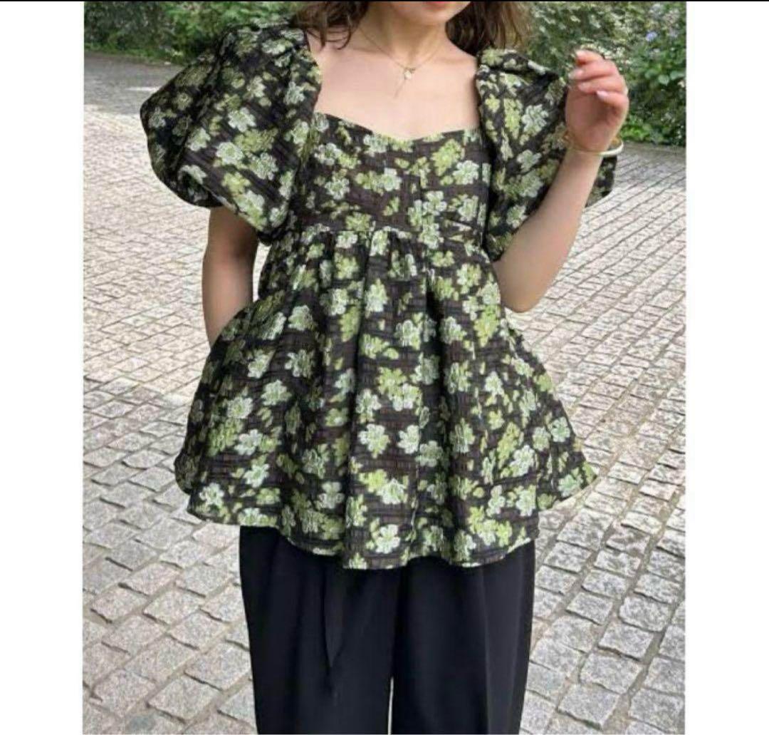 LILY BROWN バルーンスリーブ　ジャガード　ペプラム　シモーネロシャ