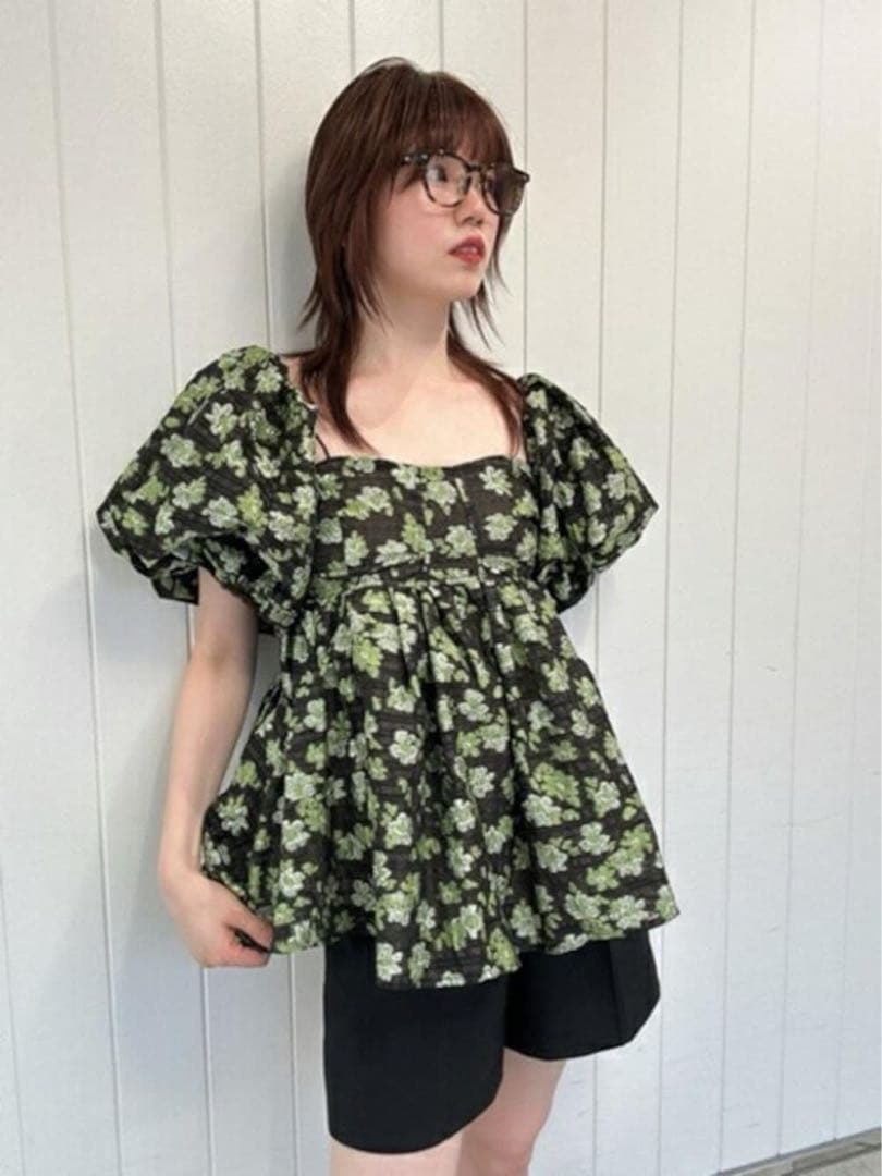 LILY BROWN バルーンスリーブ　ジャガード　ペプラム　シモーネロシャ