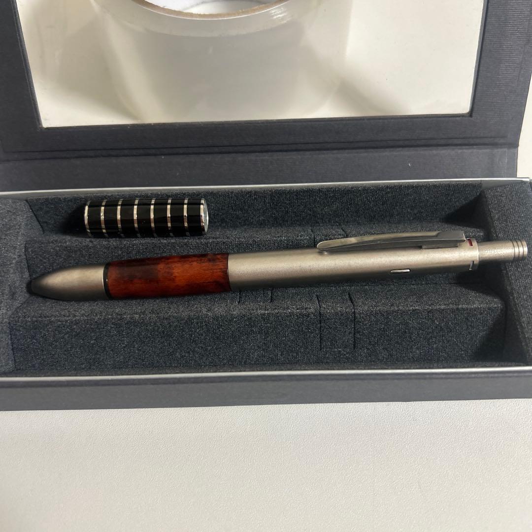 《最終値下げ‼️》《希少‼️》廃盤 LAMY 4pen 高級グリップ２つ付き