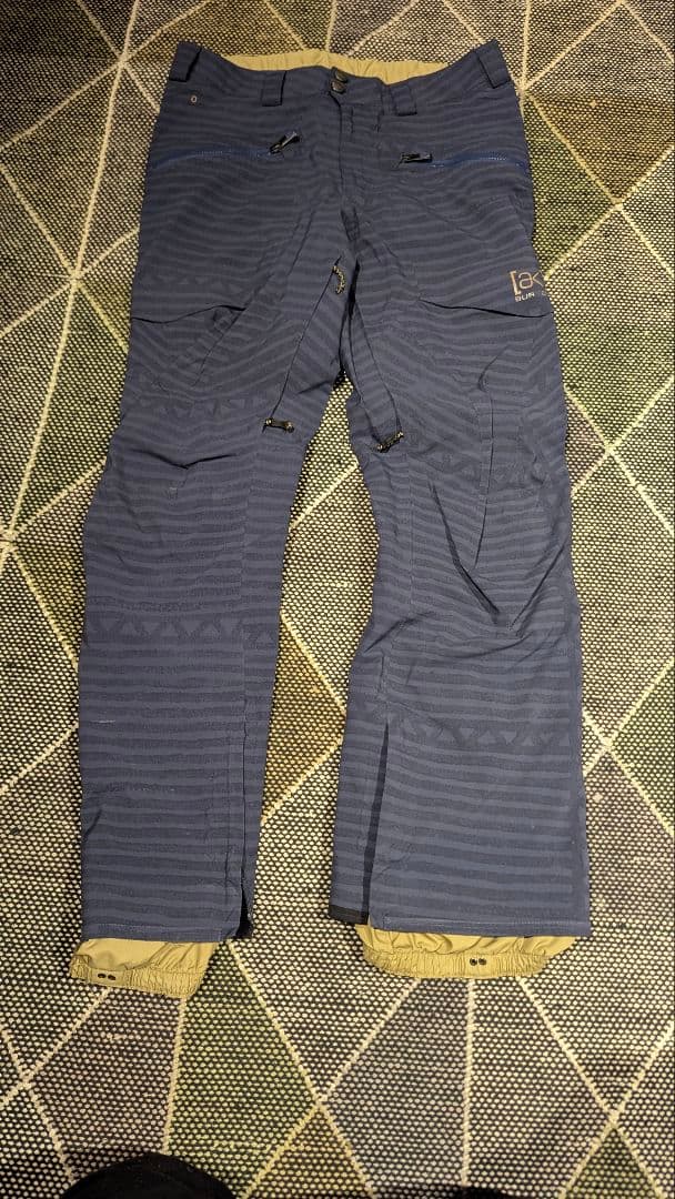 スノーボードウェア 上下セット　 BURTON ak ジャケットL パンツM