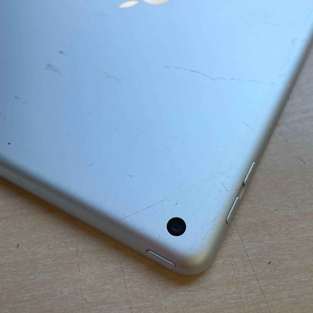 iPad 第6世代　A1893　Wi-Fiモデル　シルバー　32GB #4