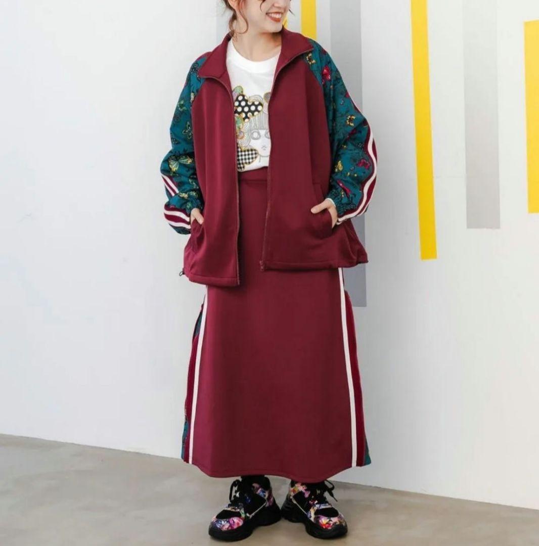 フローラル袖のバーガンディジャージセット