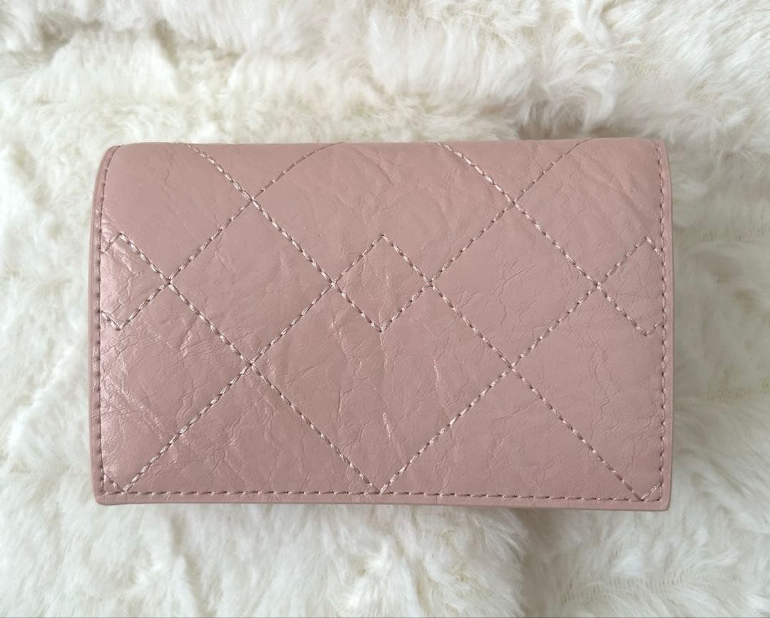 CHARLES & KEITHドゥオ キルトフォルドオーバー ウォレット ピンク