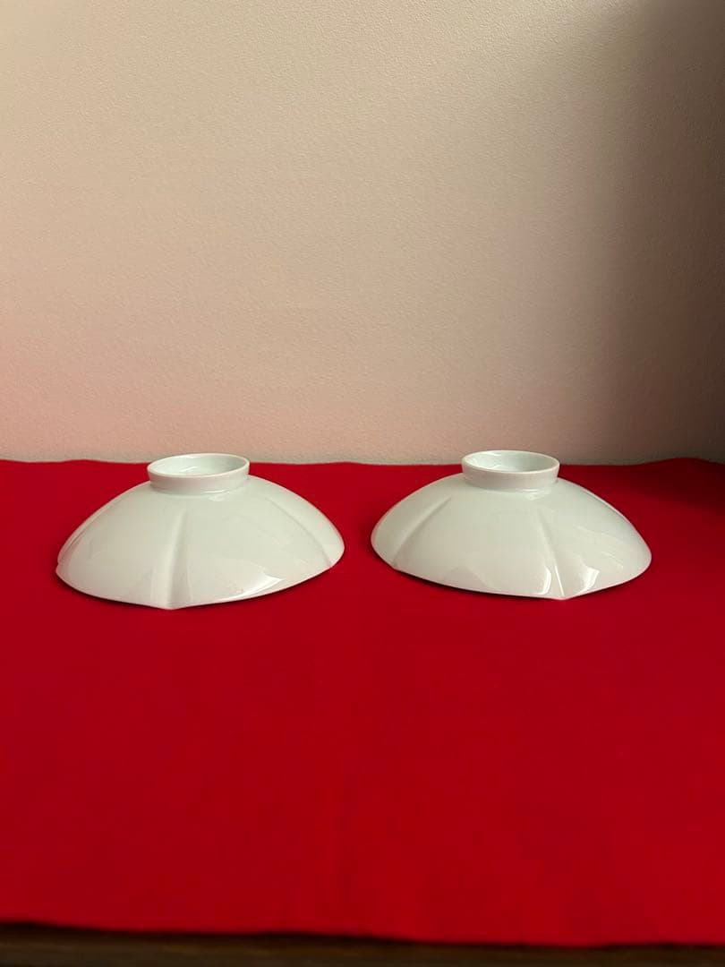 【井上萬二】有田焼　重要無形文化財　人間国宝　白磁花形銘々皿　ニ客