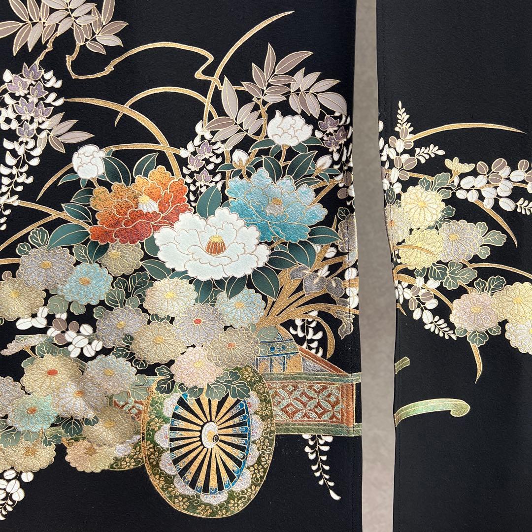 華やかな花柄の黒いのれん　横〜129–丈〜122!