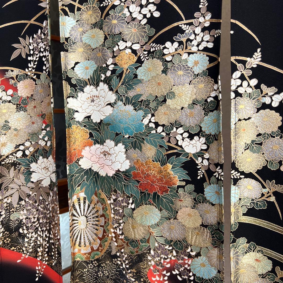 華やかな花柄の黒いのれん　横〜129–丈〜122!