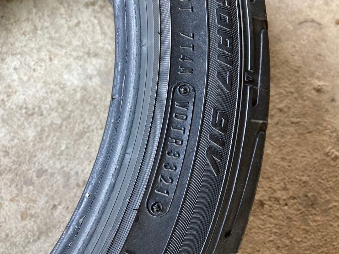 国産ダンロップ。215/50R17インチ　サマータイヤ 4本セット