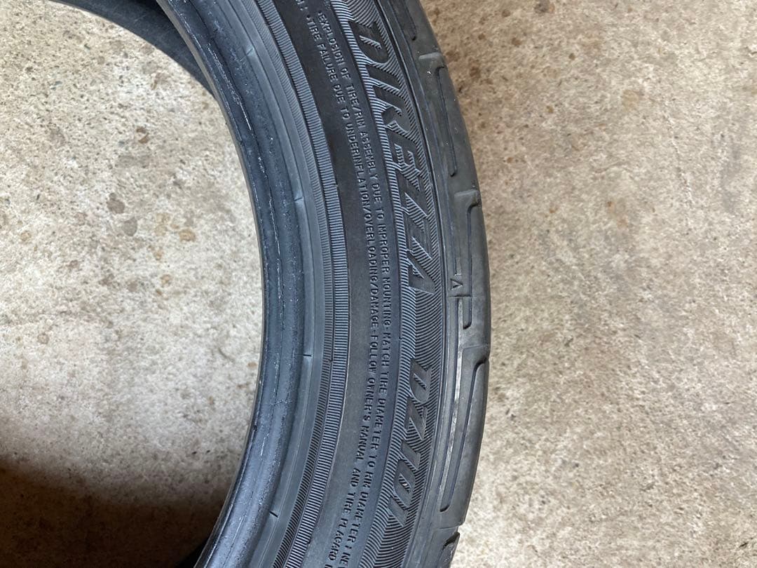 国産ダンロップ。215/50R17インチ　サマータイヤ 4本セット
