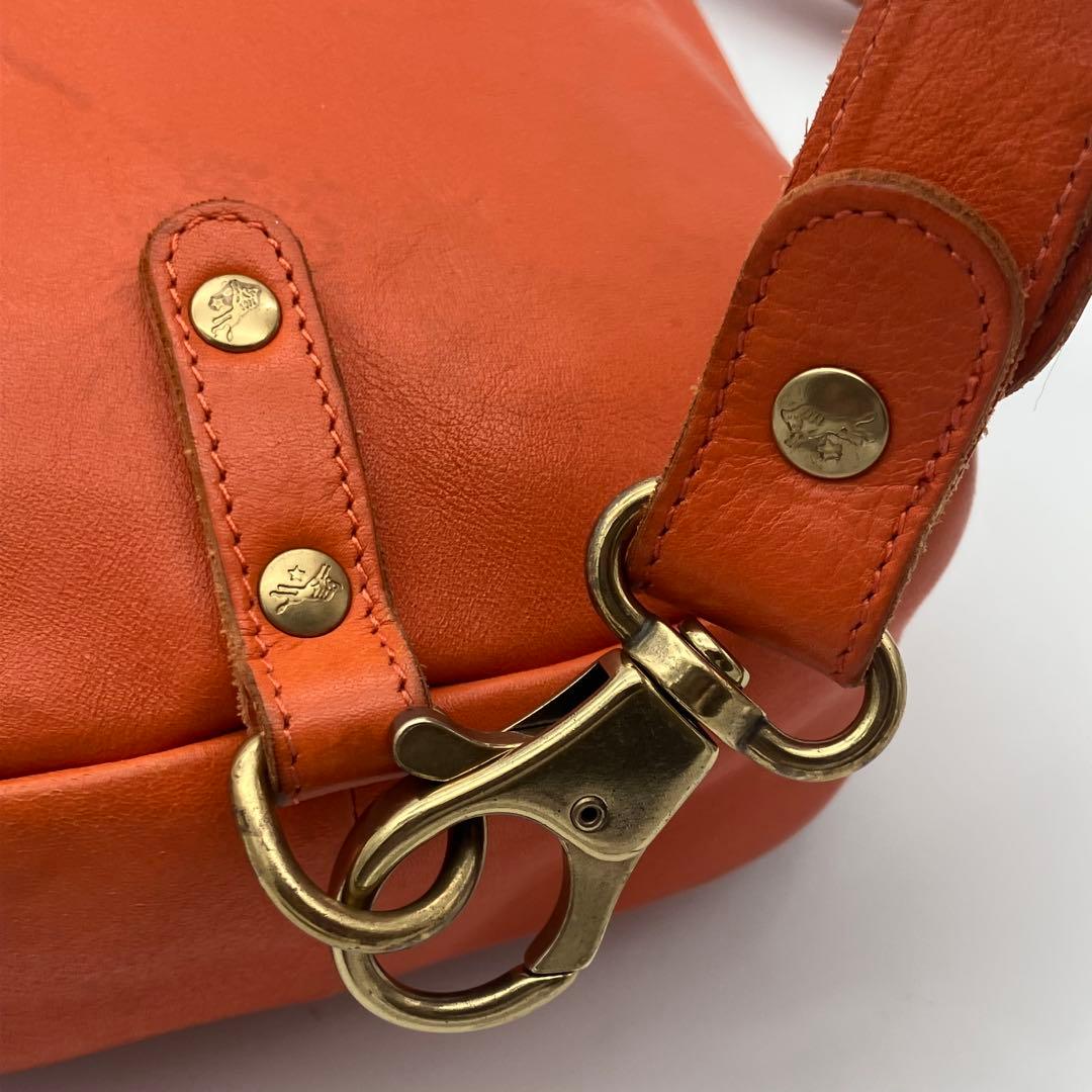 ⭐️希少美品⭐️ イルビゾンテ レザー ロゴ型押し ボディバッグ ショルダー