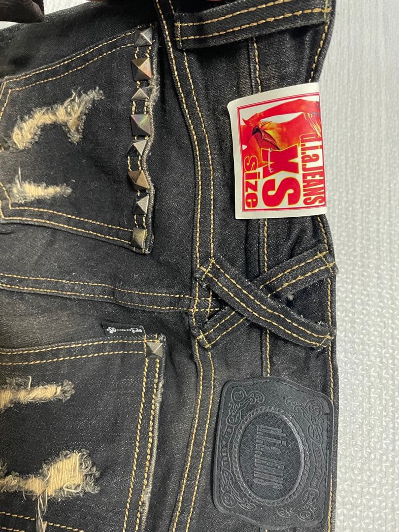 【新品未使用】d.i.a. 大人気スタッズラメダメージスキニーデニム、XS