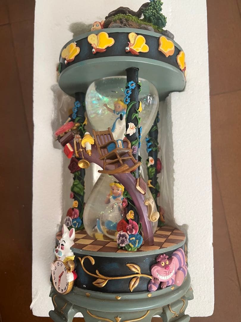 激レア！　新品　未使用品　不思議の国のアリス　スノードーム  オルゴール