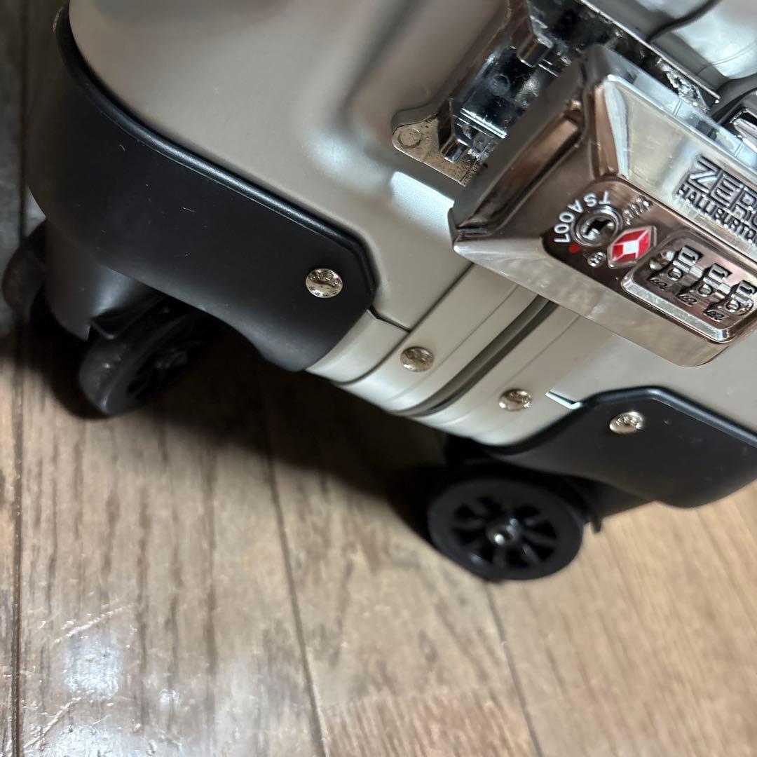 ゼロハリバートンZERO HALLIBURTON キャリーケース 31L 4輪