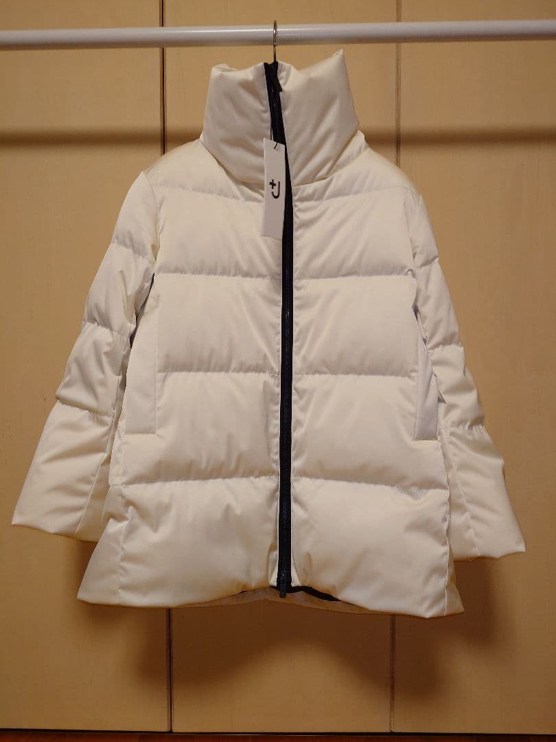 ユニクロ　+J復刻ダウンボリュームジャケット　Mサイズ　オフホワイト