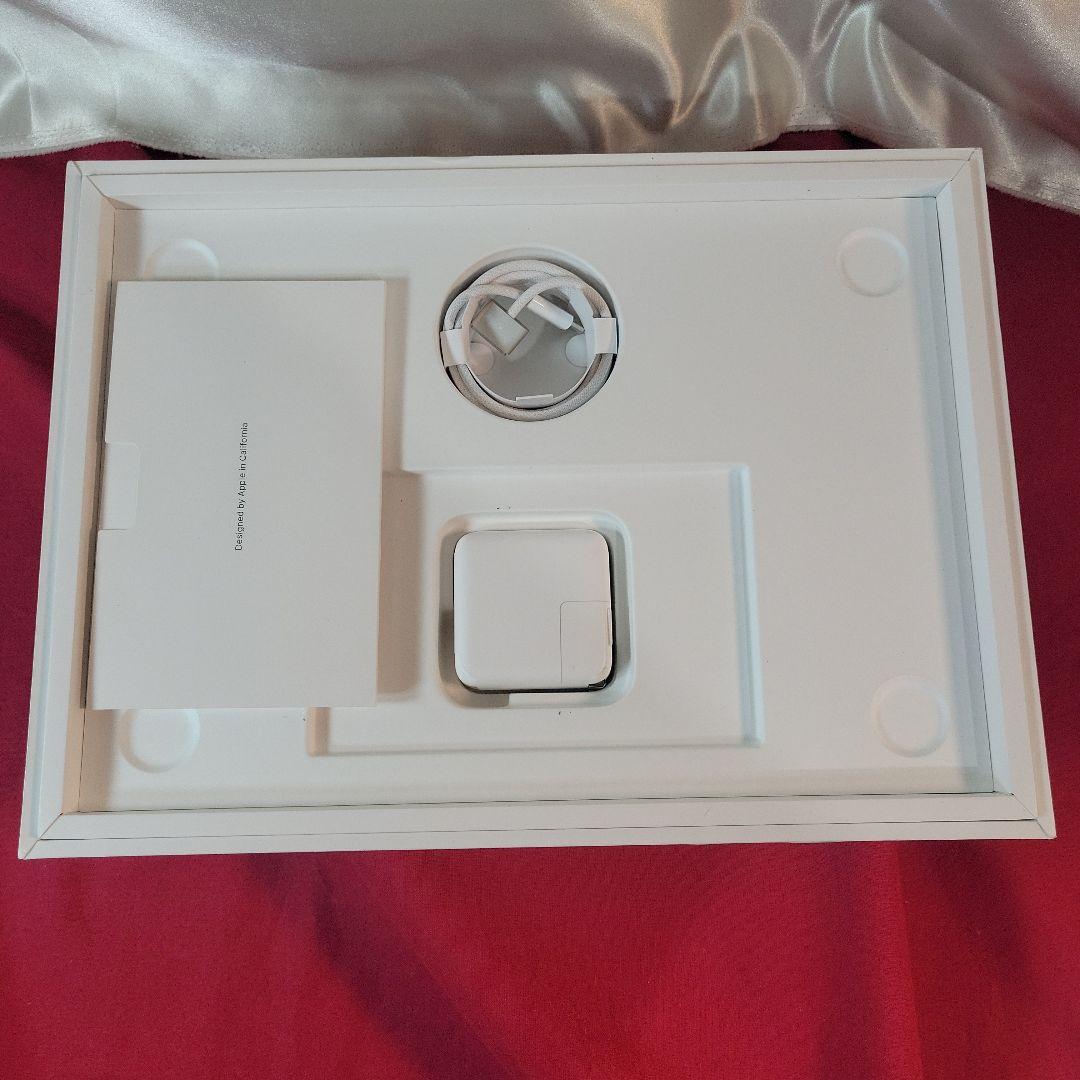 MacBook Air M2 256GB 未使用品に近い