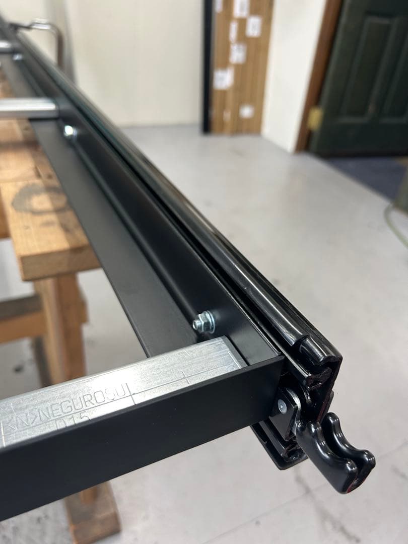 はなこ　スライドフロア黒レールアルミパネル 引手ポール付、棚板フェルト無し