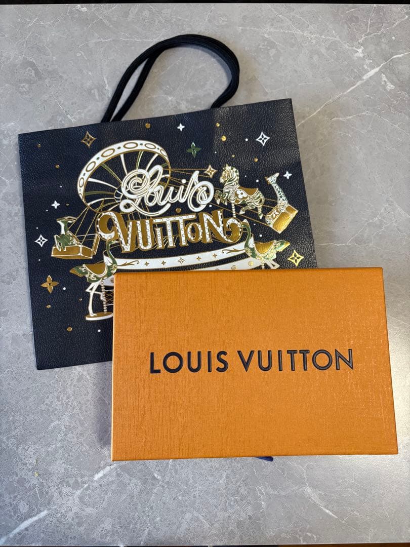 新品未使用LOUIS VUITTON M62900 ポルトフォイユ・ブラザ　箱
