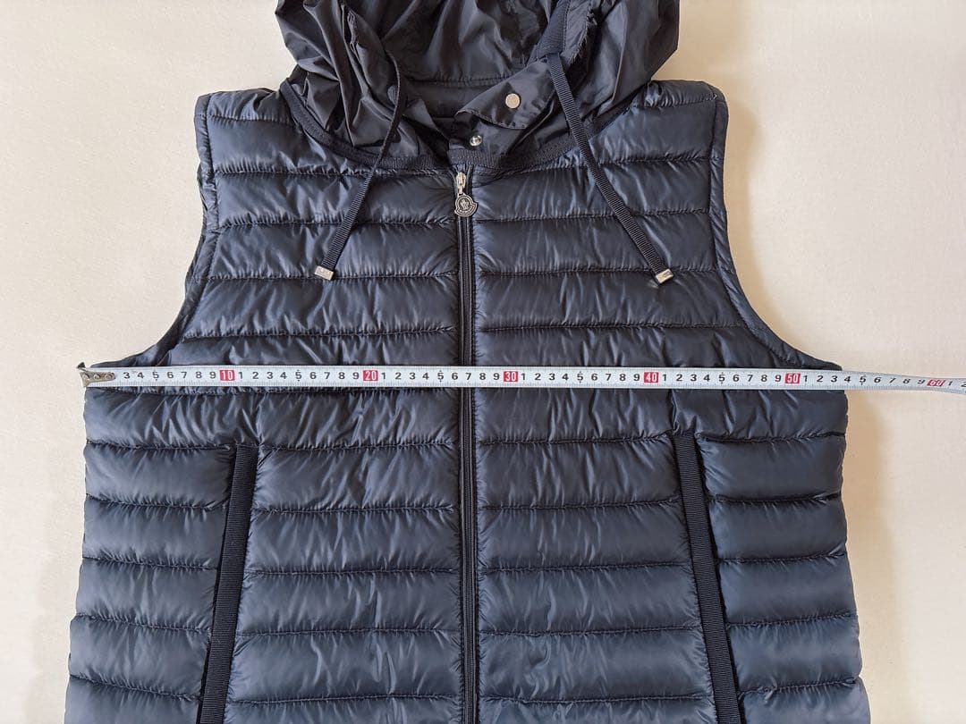 モンクレール MONCLER フード付き ダウンベスト