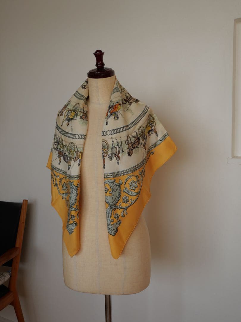 HERMÈSエルメス　ロンシャンへの散歩　カレ90