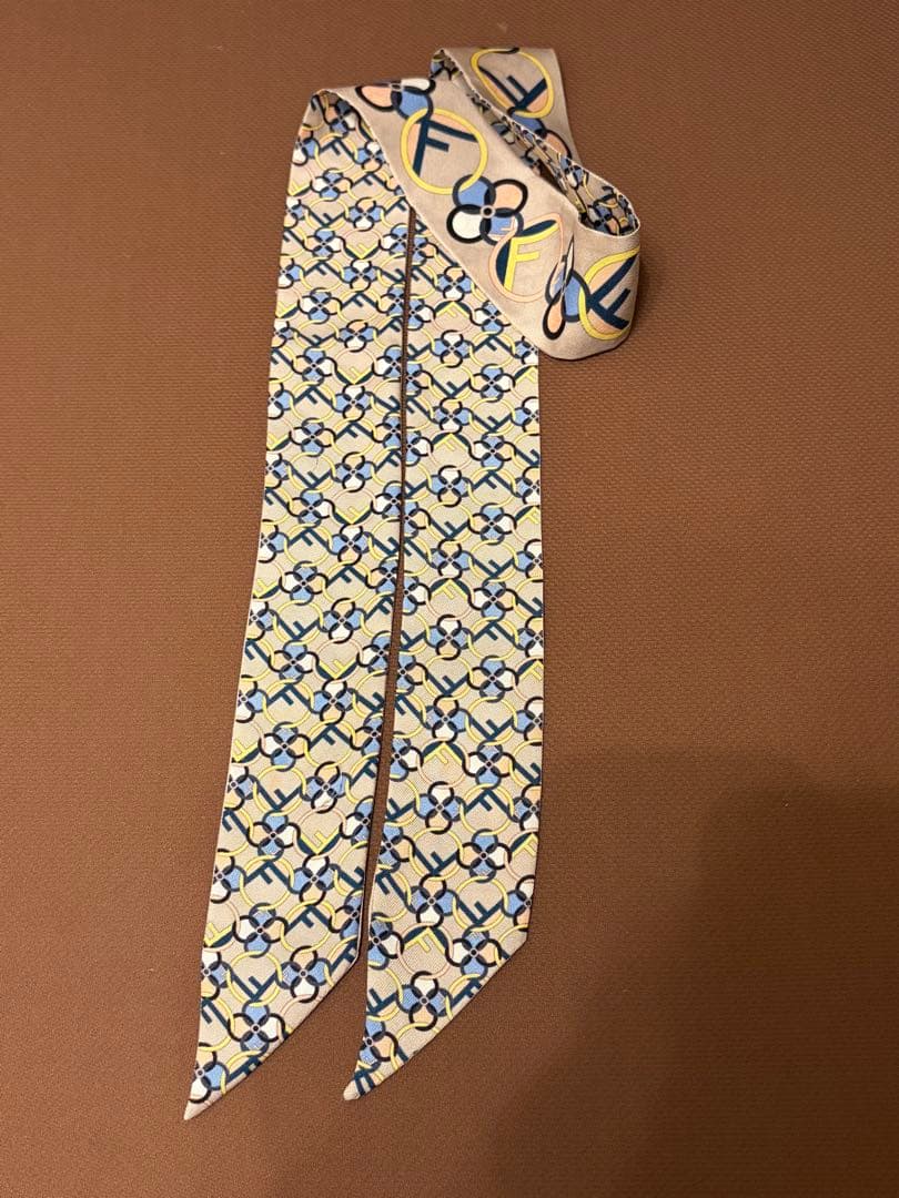 FENDI ラッピー フェンディスカーフ fendiラッピー