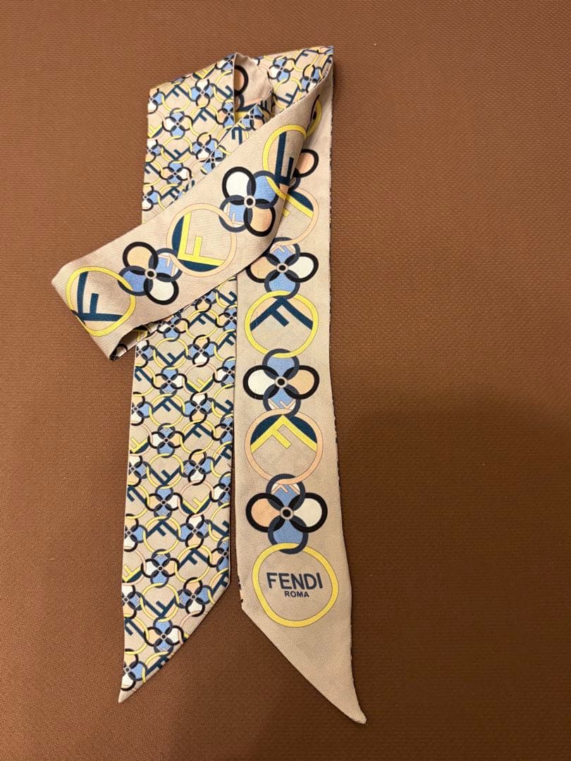 FENDI ラッピー フェンディスカーフ fendiラッピー
