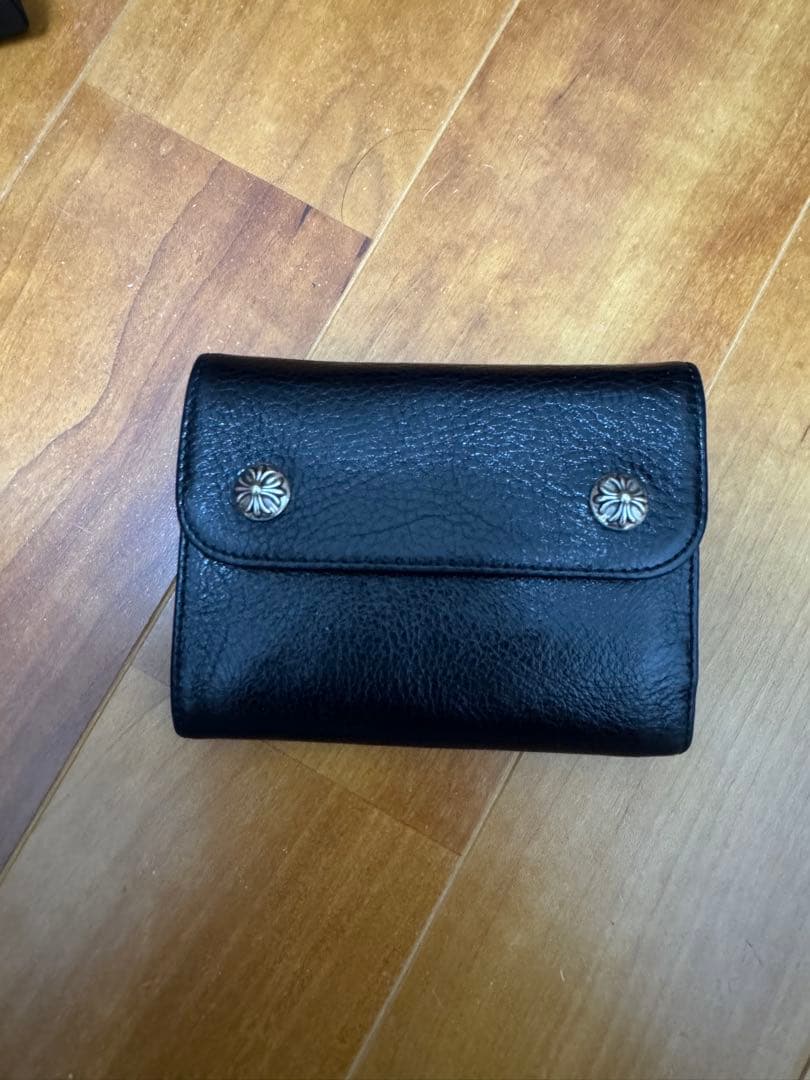 ブラックレザー二つ折り財布