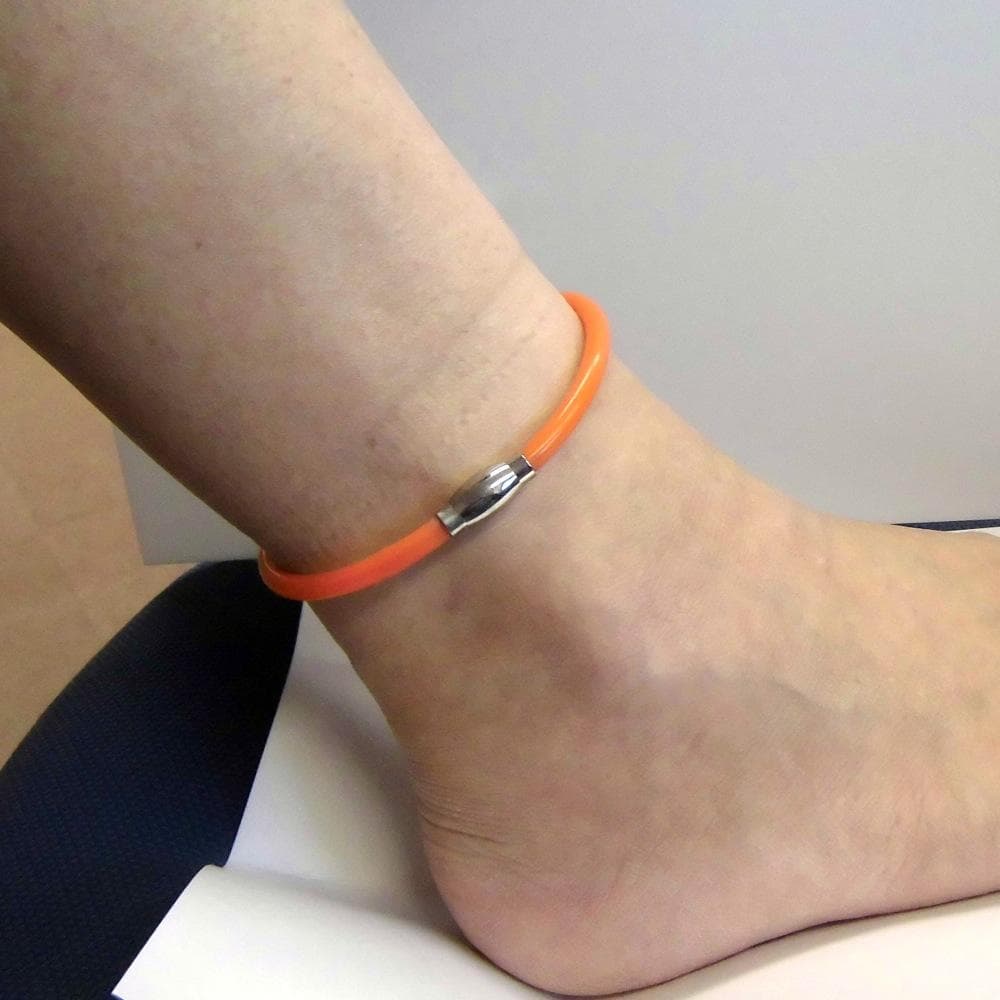 テラヘルツ鉱石を入れたアンクレット 長さ25cm ２本入り オレンジ色