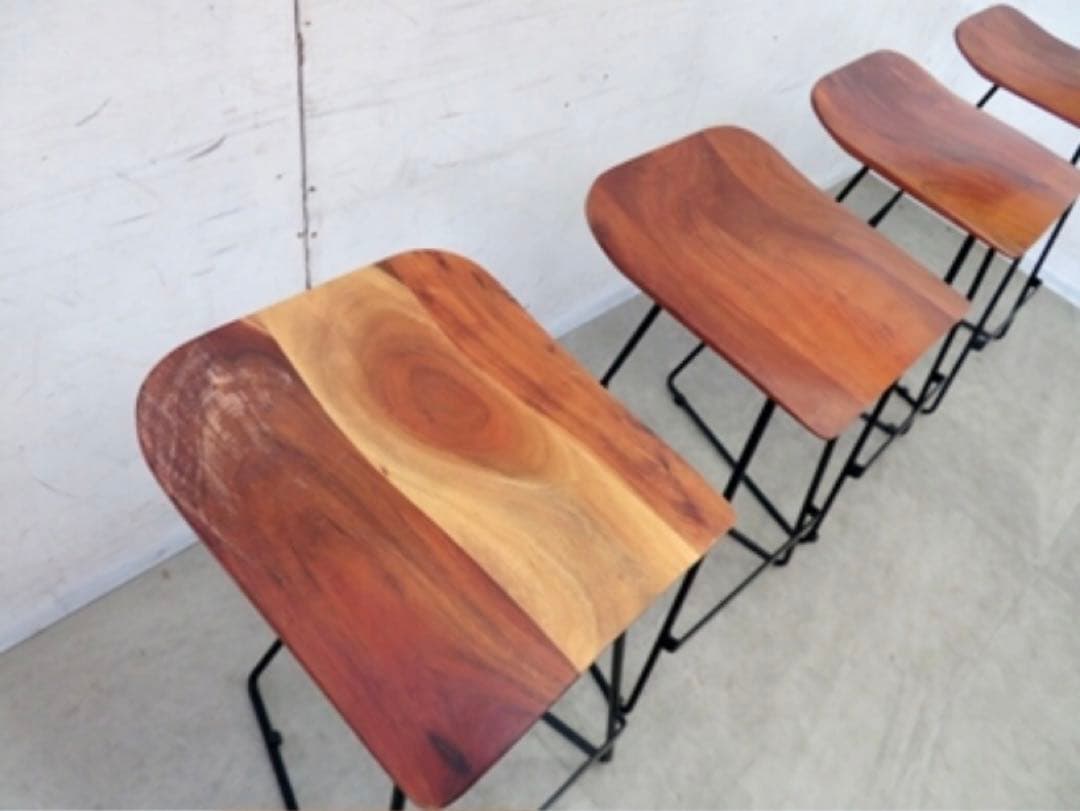 ナチュラルウッドのスツール　1脚　その①