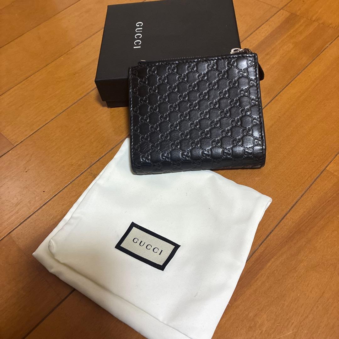 GUCCI ブラック二つ折り財布