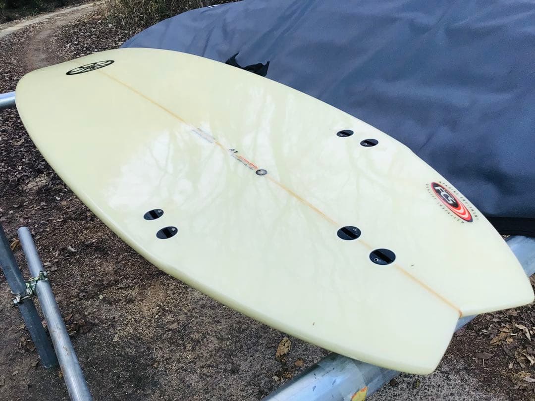 A1サーフボード製  Tsaiカスタムシェイプ 6ft ケース付 美品