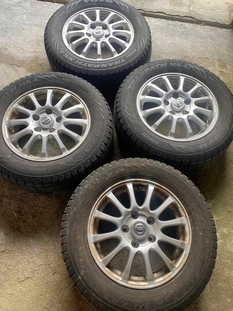 セレナ C27 スタッドレス　タイヤ、ホイール2個　①