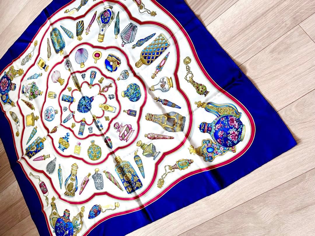 美品 HERMES エルメス☆カレ90香水ボトルデザイン シルクスカーフ