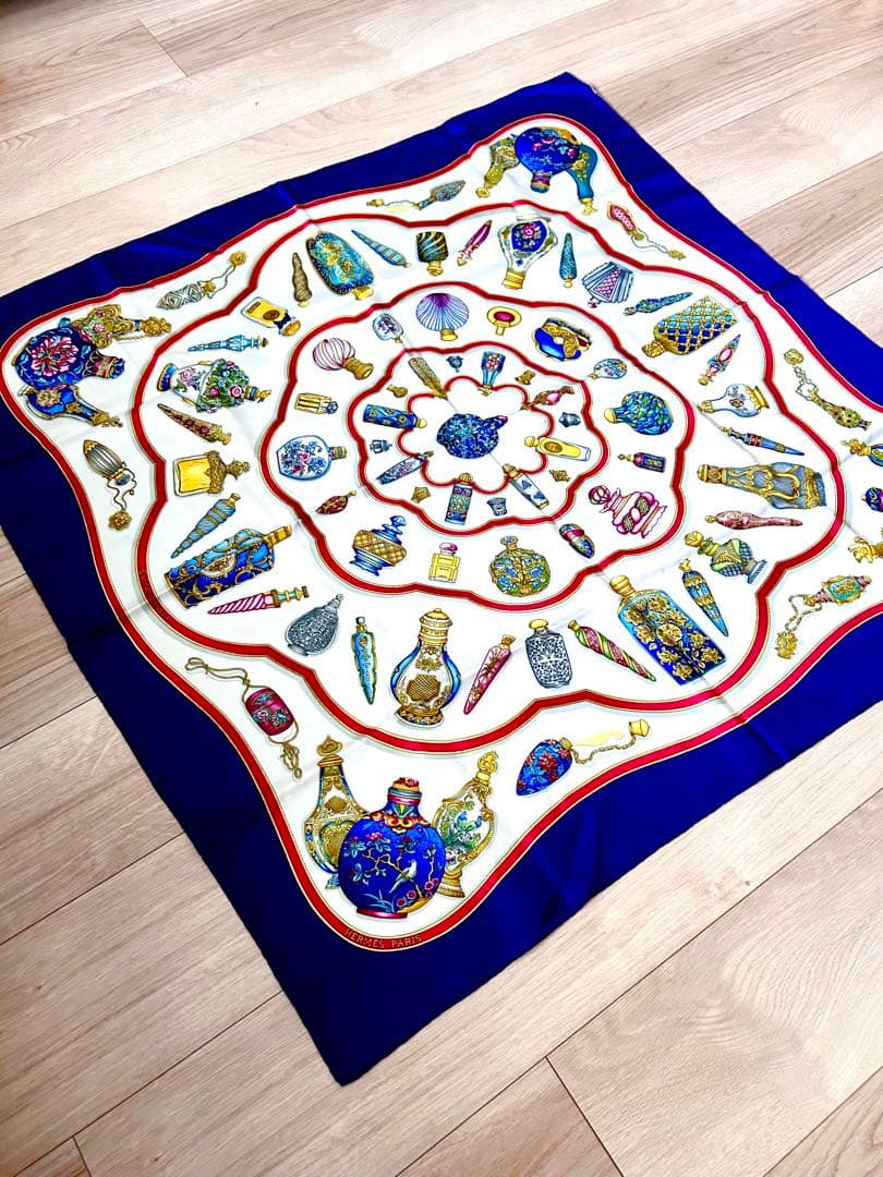 美品 HERMES エルメス☆カレ90香水ボトルデザイン シルクスカーフ