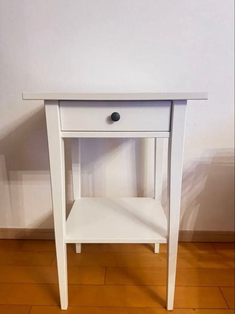 IKEA ヘムネスベッドサイドテーブル　ホワイト