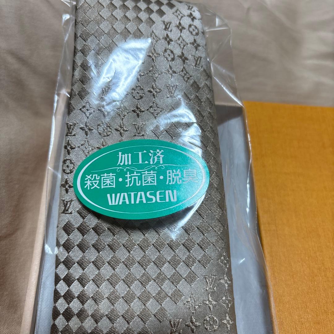 ララ　ルイヴィトン　ネクタイ　美品