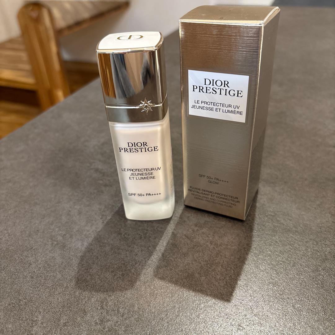 Dior プレステージ ホワイト ル プロテクターUV ルミエール シアーグロウ