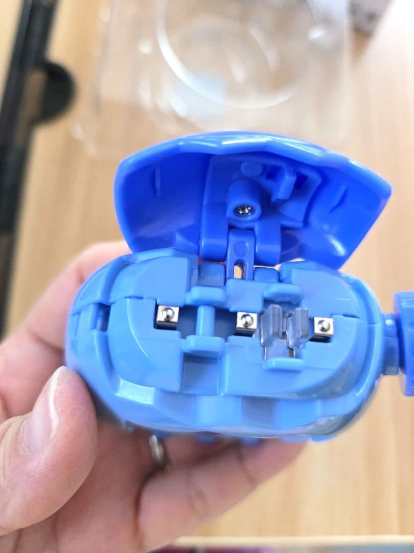 たまごっち　パラダイス　ブルー　ネックストラップ　玩具　人気　育成