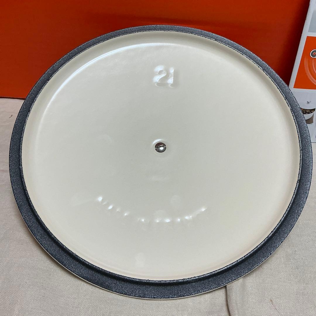 ルクルーゼ　ソーシエ 21cm オリーブ ブランチレリーフ コットン