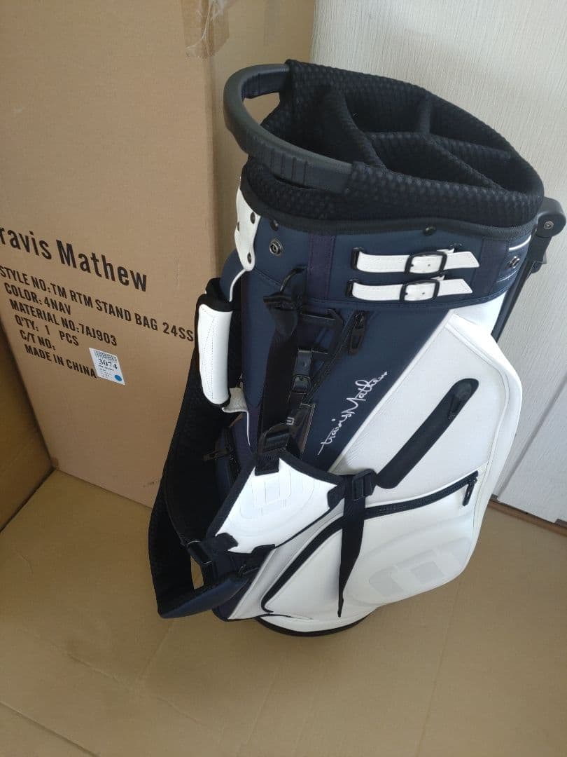 Travis Mathew トラヴィスマシュースタンドバッグ ホワイト/ネイビー